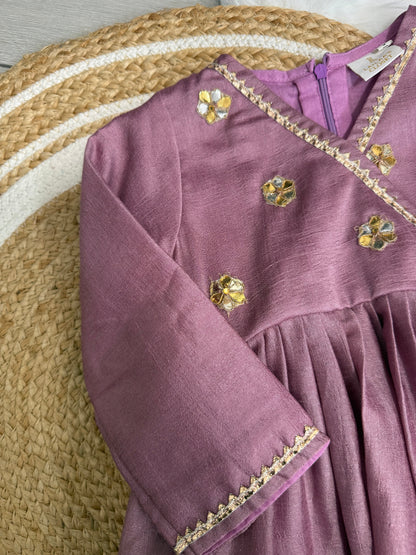 Aafia - Mauve with sleeves