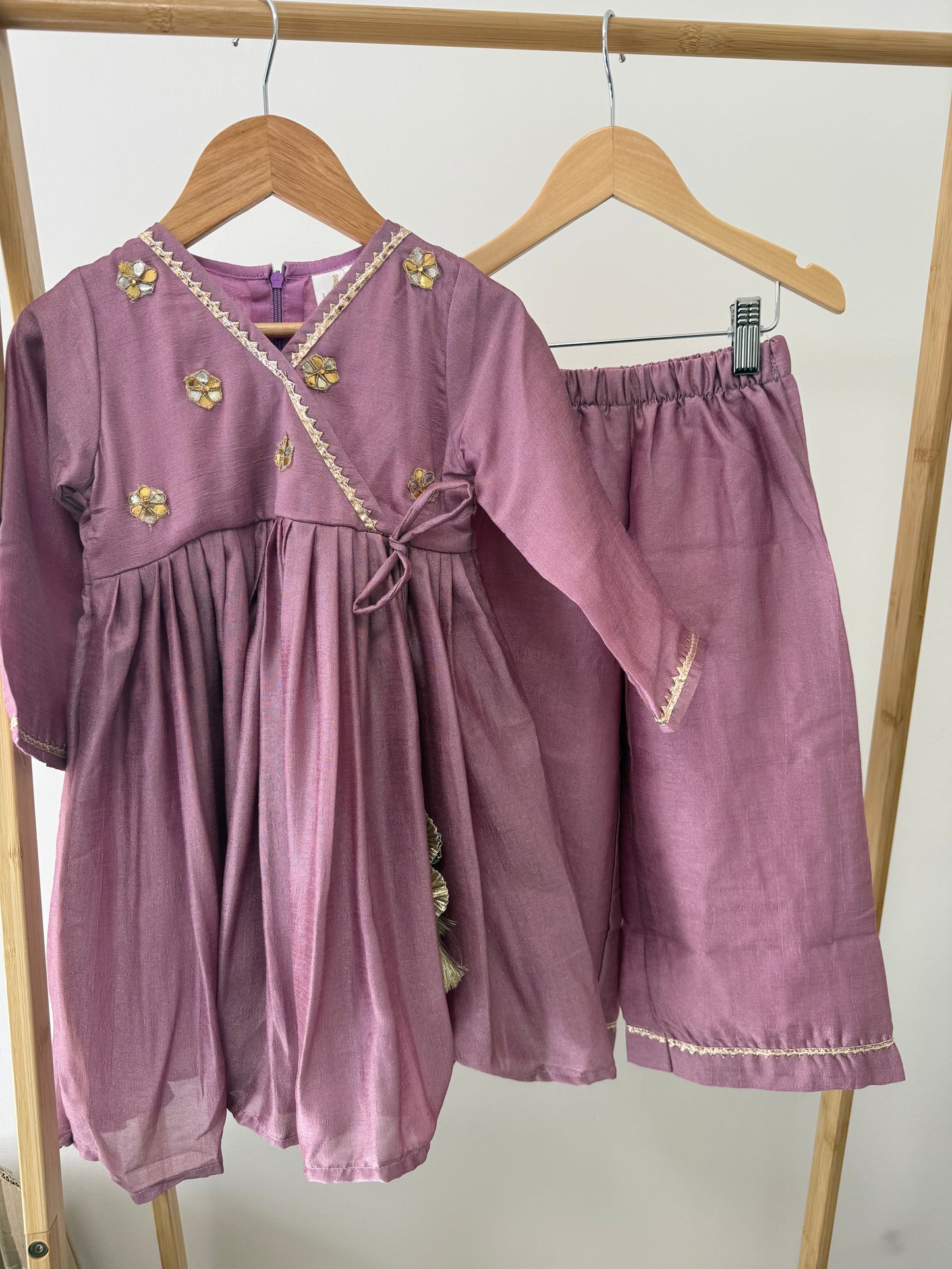 Aafia - Mauve with sleeves