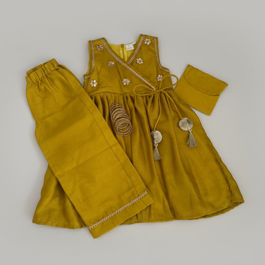 Aafia - Munsell Yellow