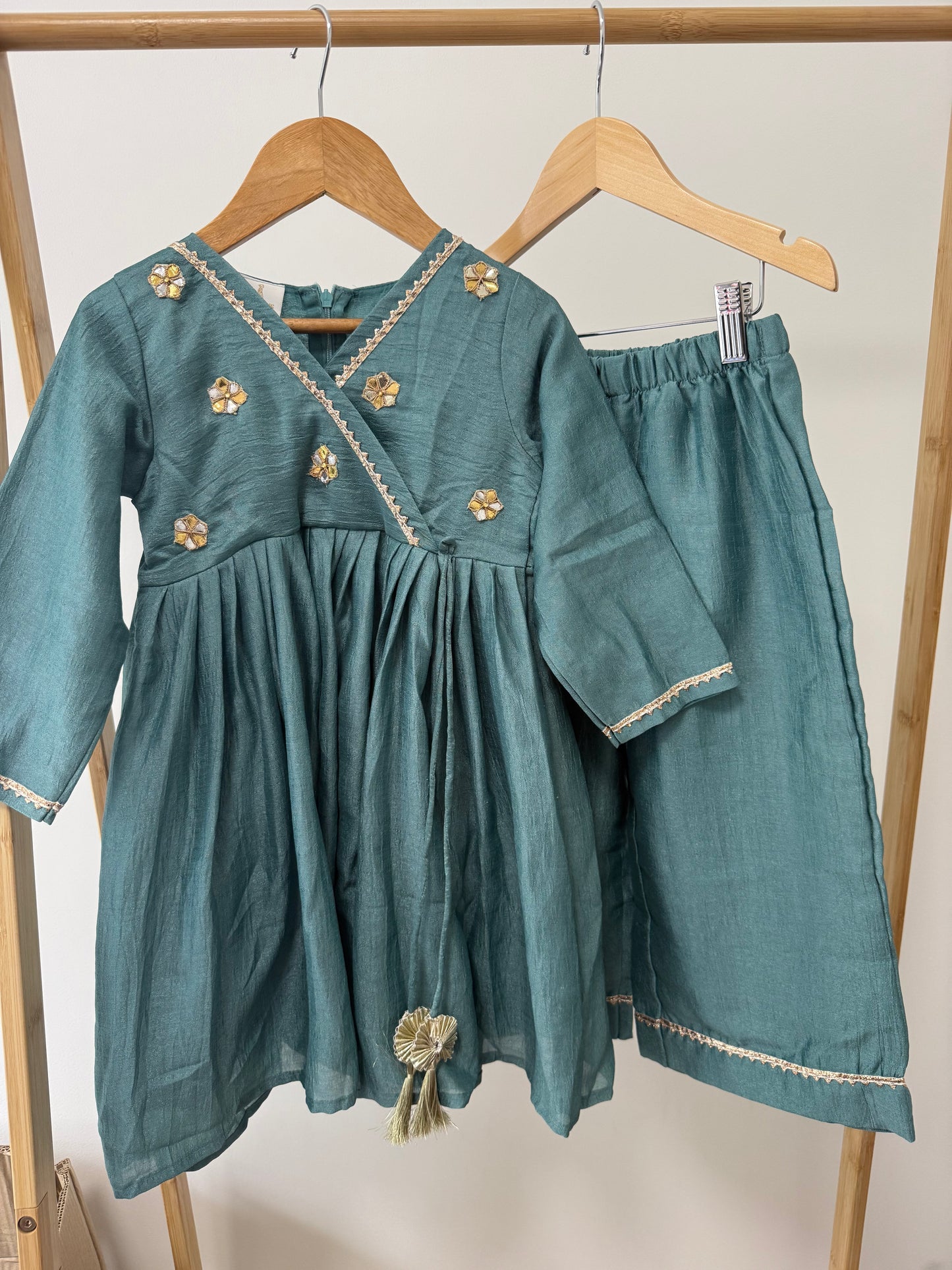 Aafia - Teal with sleeves