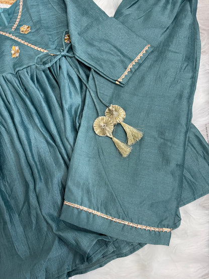 Aafia - Teal with sleeves