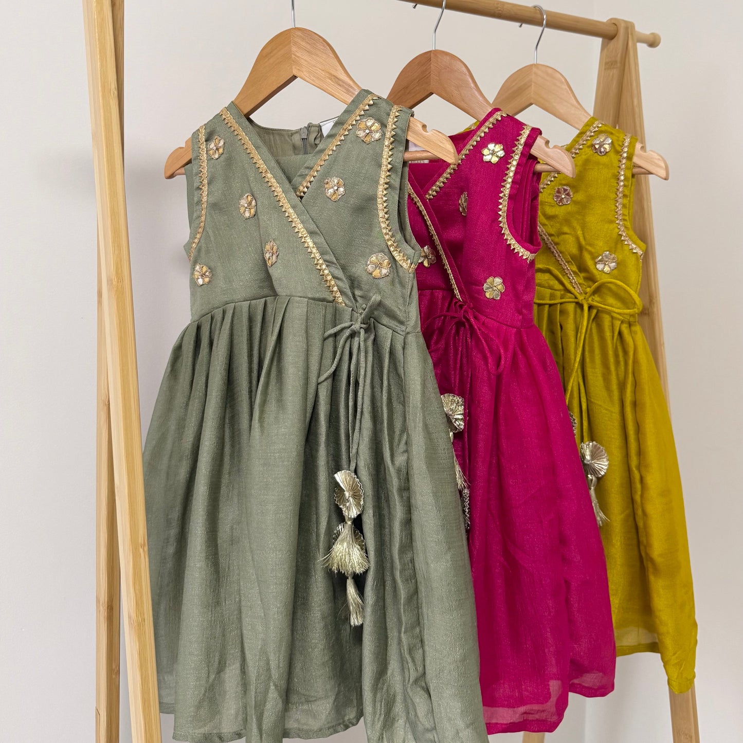 Aafia - Munsell Yellow